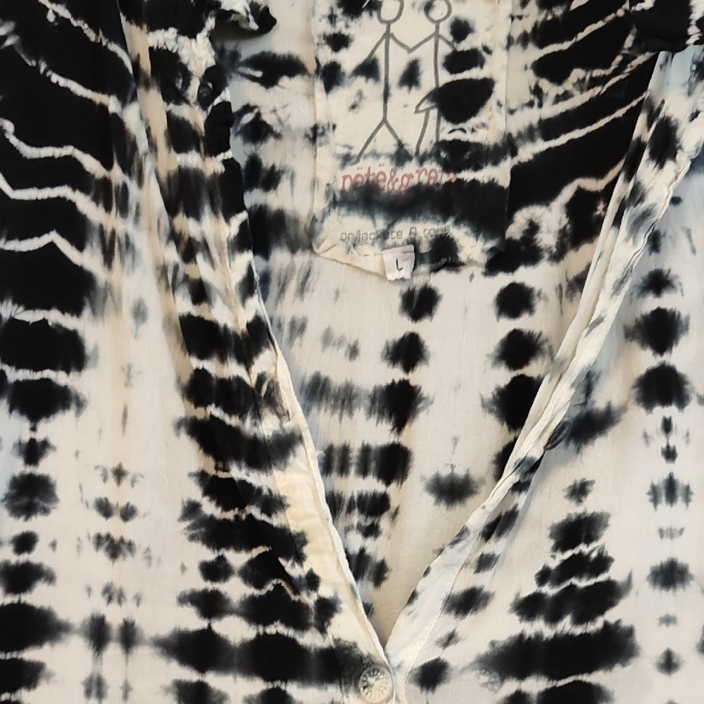 On Running Black and White Tunic Top - Picture 3 of 9